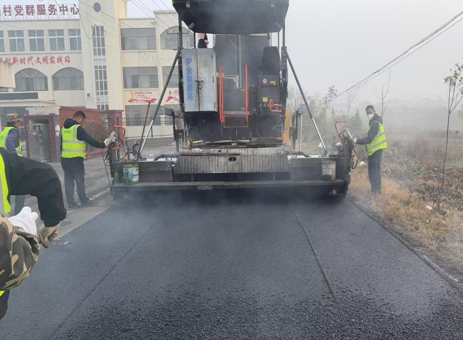 道路煥新暢行無憂 新興街道應急施工圓滿完成